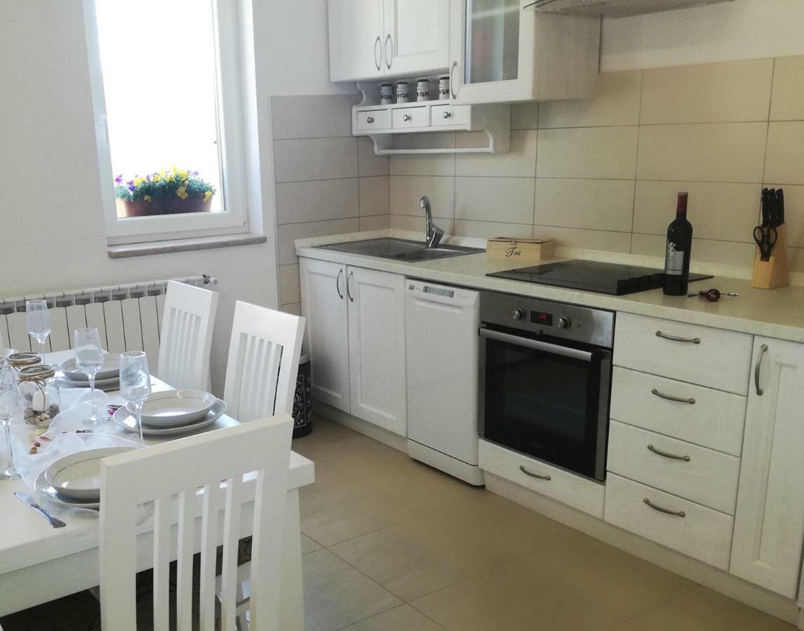 Apartment Luce Pićan Exterior foto